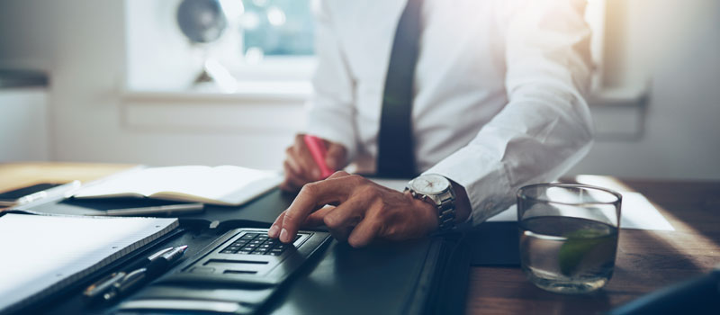 Consultant calculating SME R&D tax credits